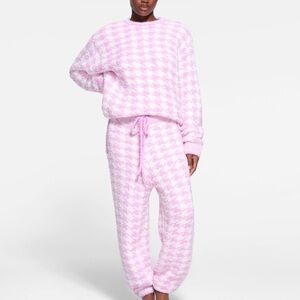 Skims houndstooth petal coord fuzzy loungewear two piece set XXS